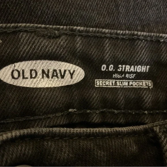 Old Navy Women’s High Rise Straight Leg Distressed Black Jeans.  Size 12 - Picture 4 of 5